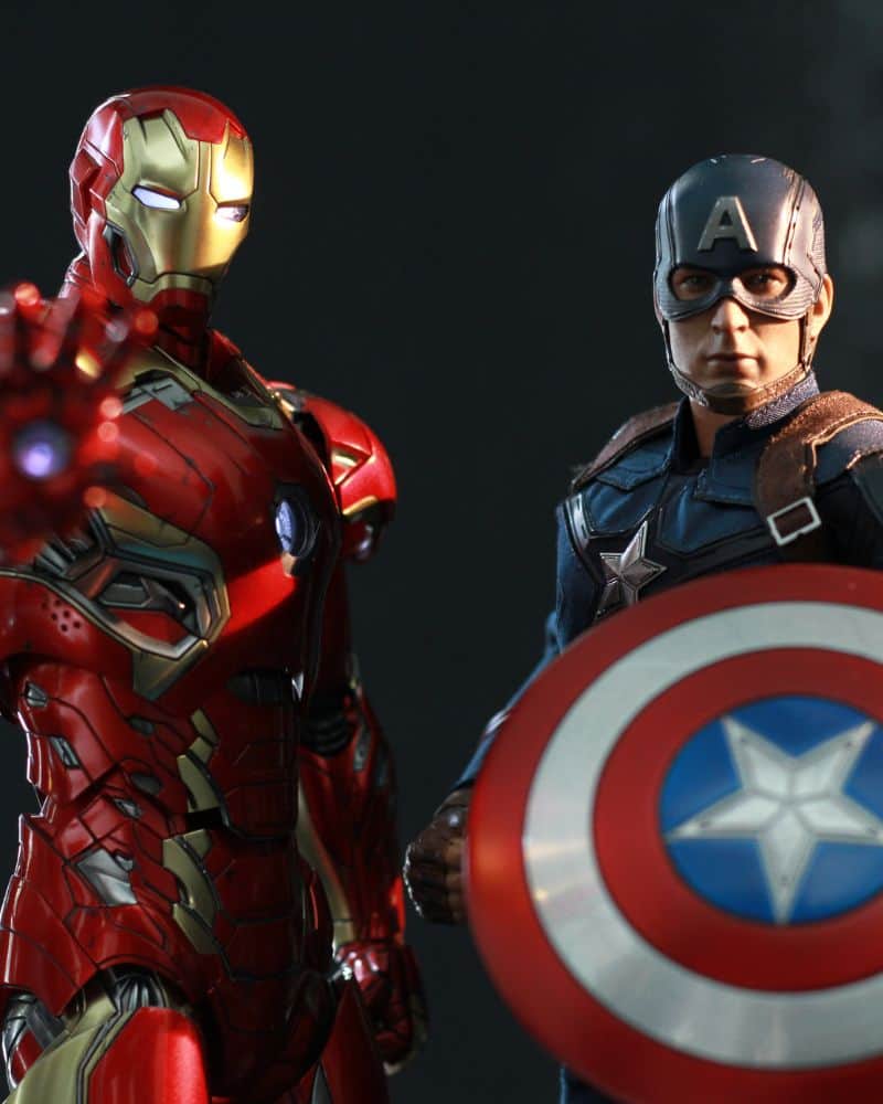 Iron man vs Captain America. Железный человек против капитана Америке.