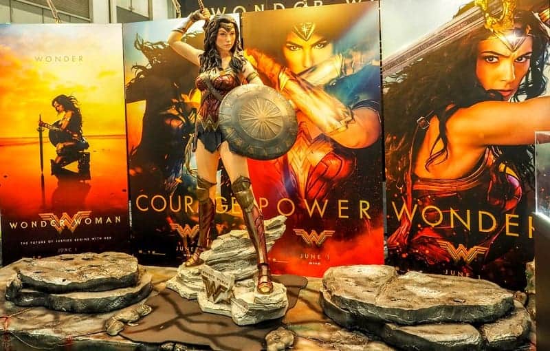 Wonder Woman statue - Wonder Woman poster