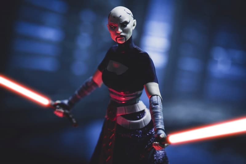 Assassin force wielder Asajj Ventress with her red blade lightsabers